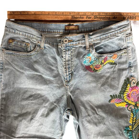Department of Peace Cropped Embroidered Jeans Women’s 16 Light Wash Boho Floral - Picture 5 of 10